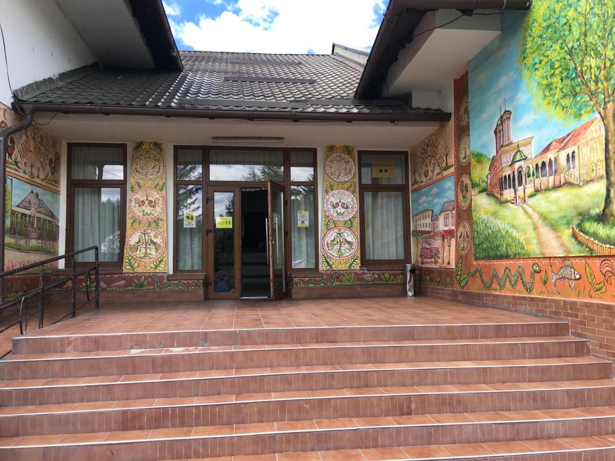 Hotel Horezu Exterior foto